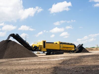 Vermeer trommel screen in action